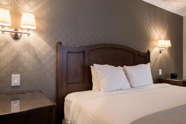Woodcrest Hotel Cupertino image 15